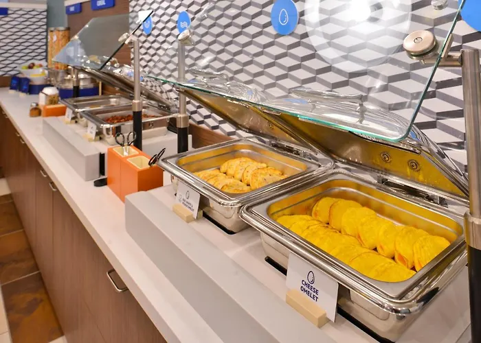 Holiday Inn Express & Suites - Canton By Ihg