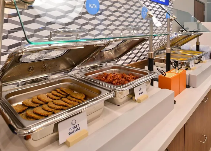 Holiday Inn Express & Suites - Canton By Ihg
