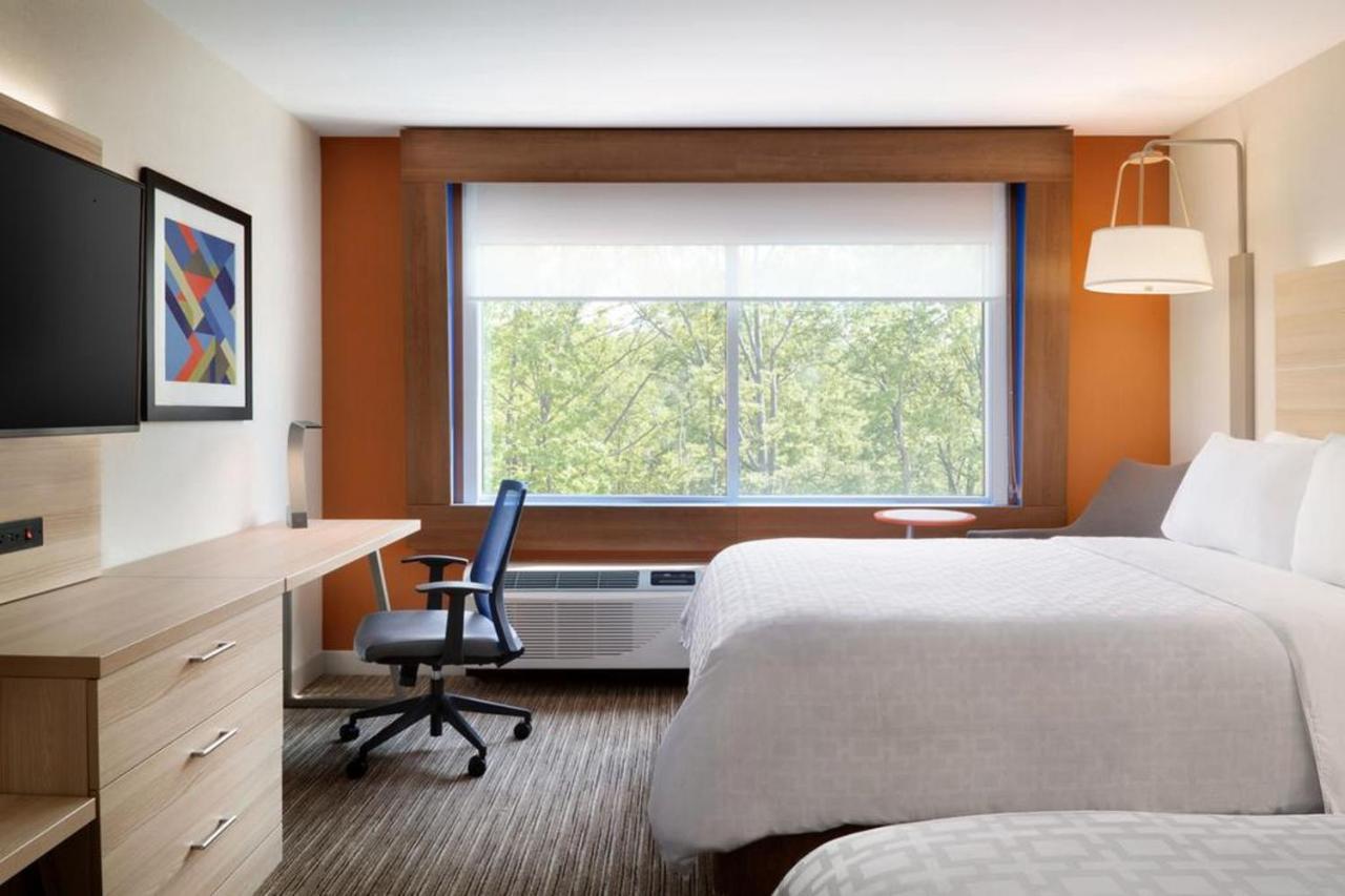 Hotel Express & - By Ihg Canton